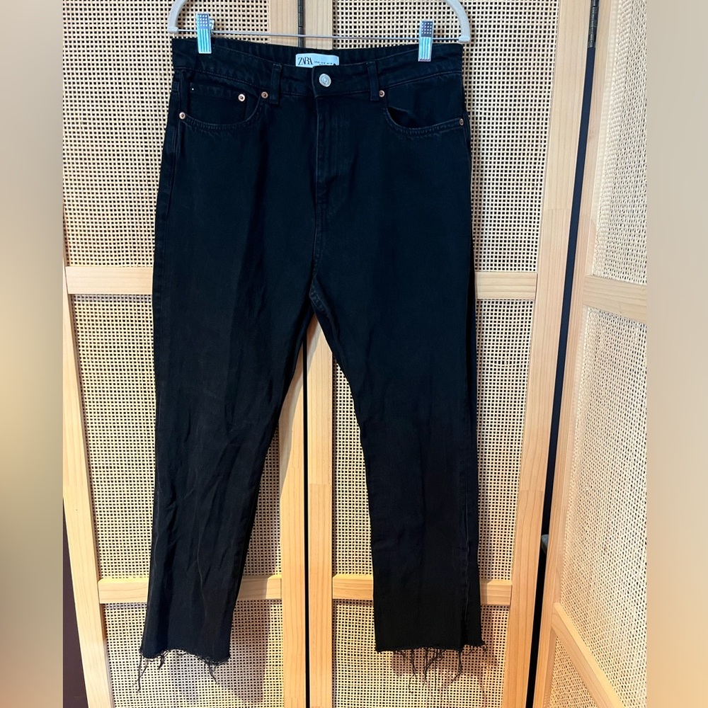 Zara Women’s 8 Raw Hem Black Jeans